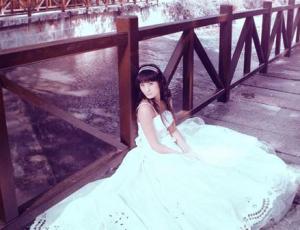 Photoshop打造个性紫红色美女婚片处理教程