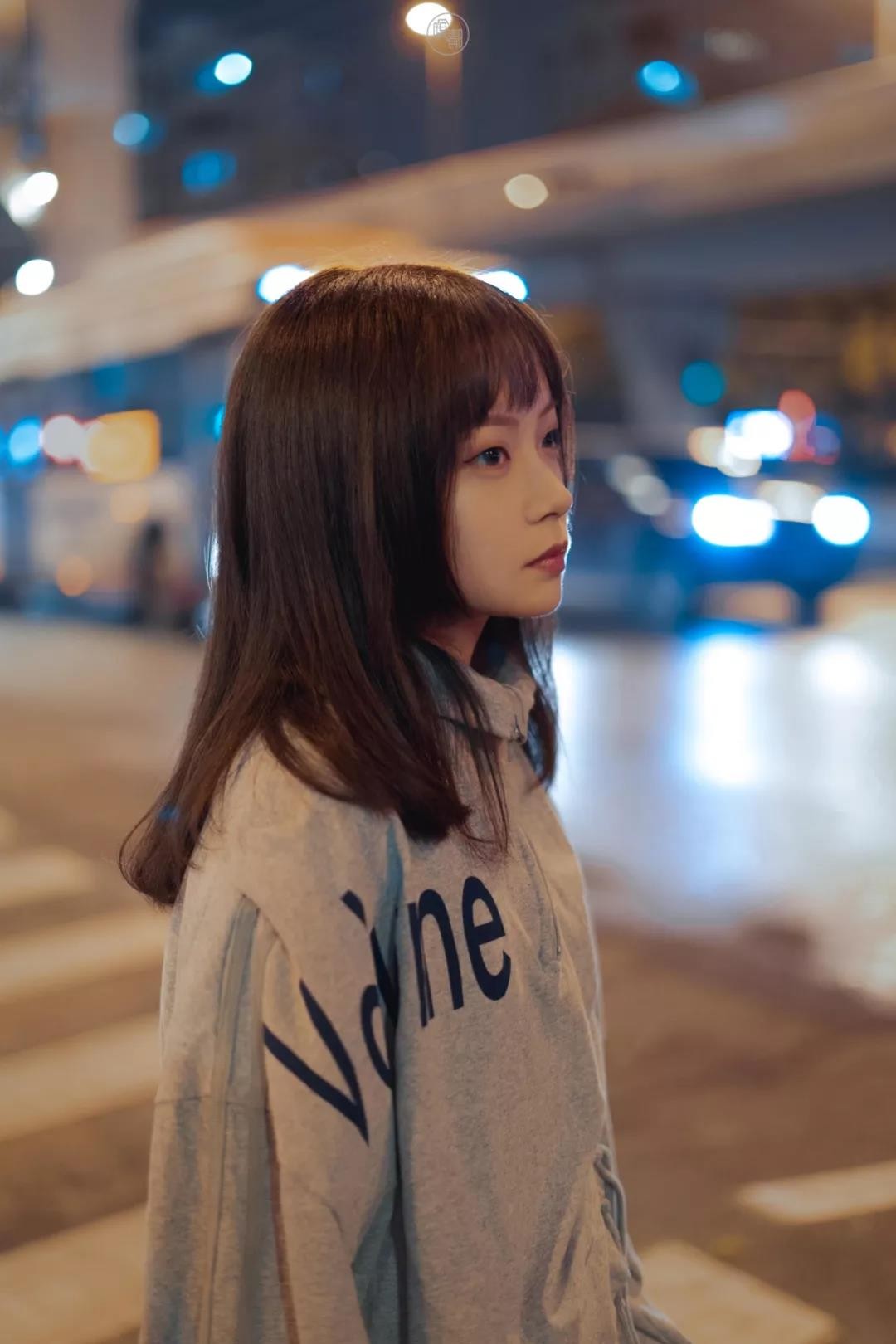 摄影师如何不带灯也能拍好夜景人像