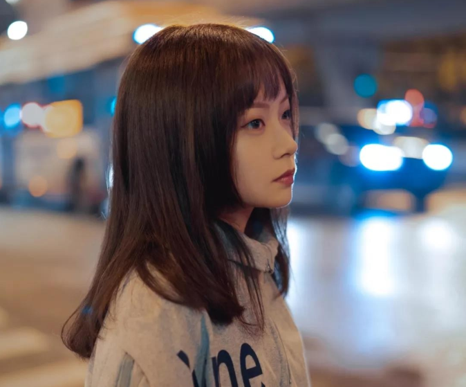 摄影师如何不带灯也能拍好夜景人像的摄影技巧