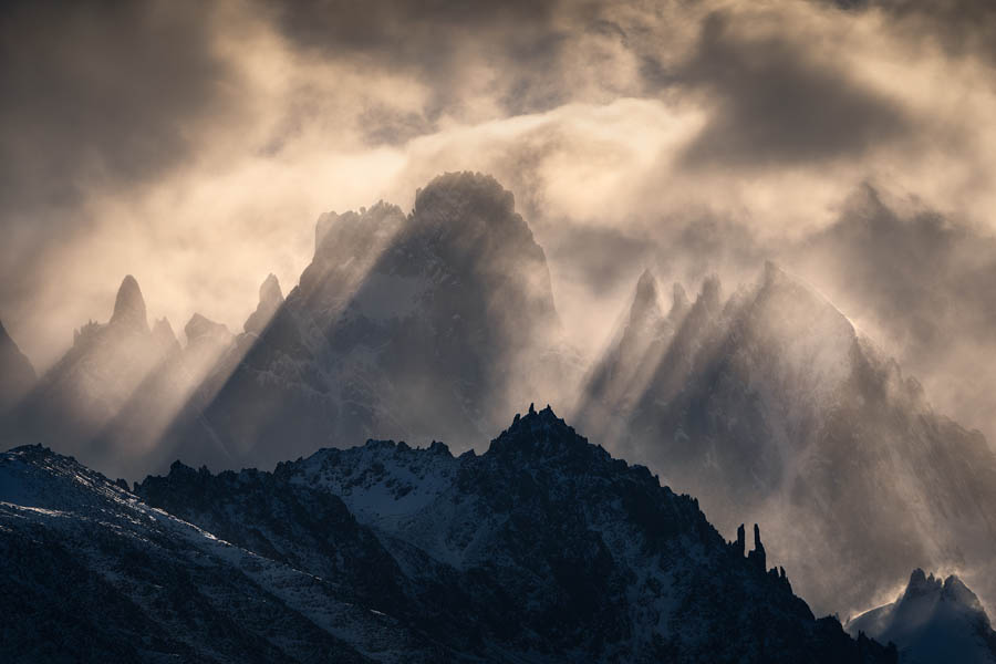 浅谈主色调和辅助色在摄影后期中的应用