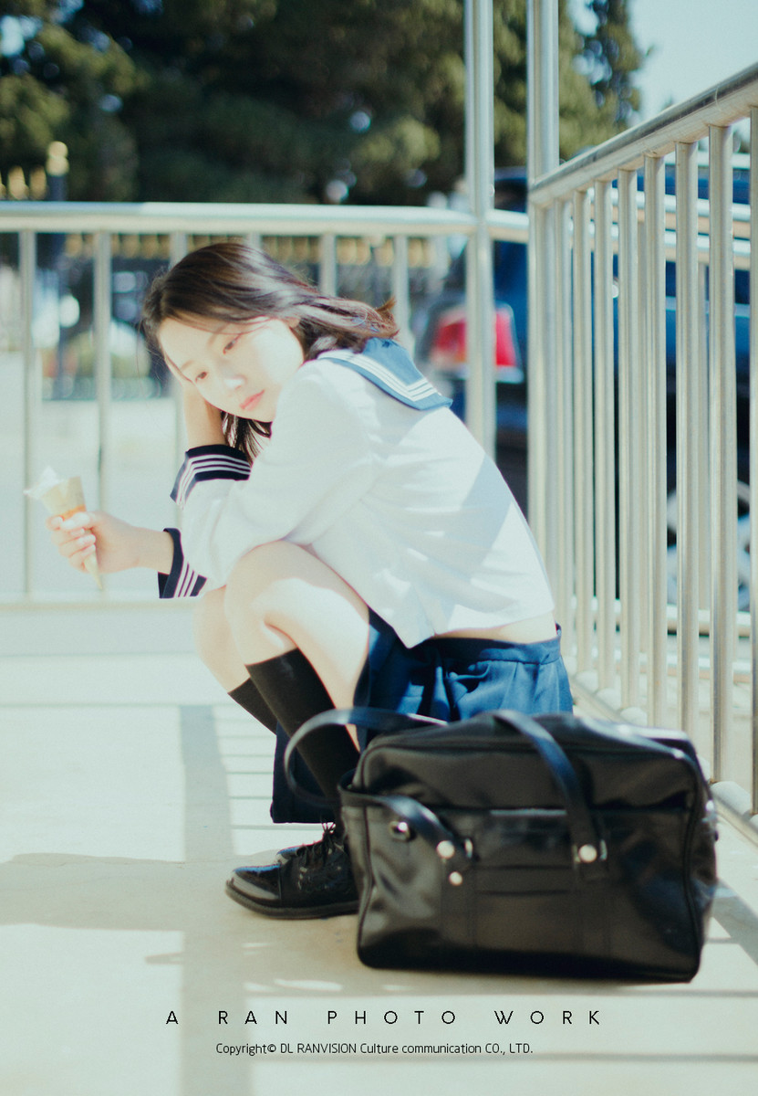 详解公交车站日系少女类写真攻略