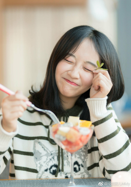 摄影师如何拍摄人物美食类作品