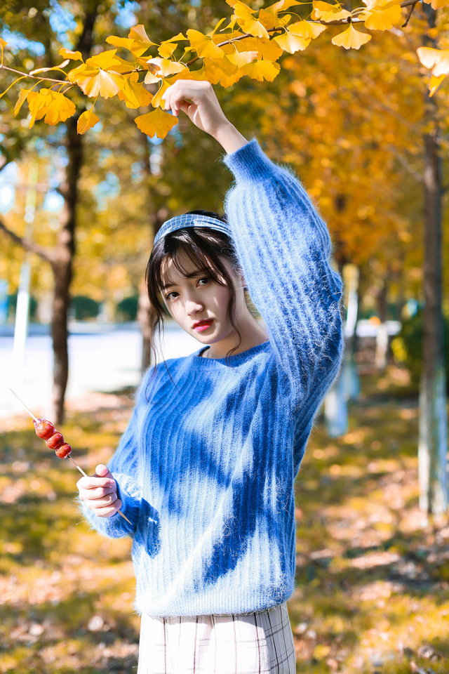 摄影师如何排除秋季暖黄色人像效果